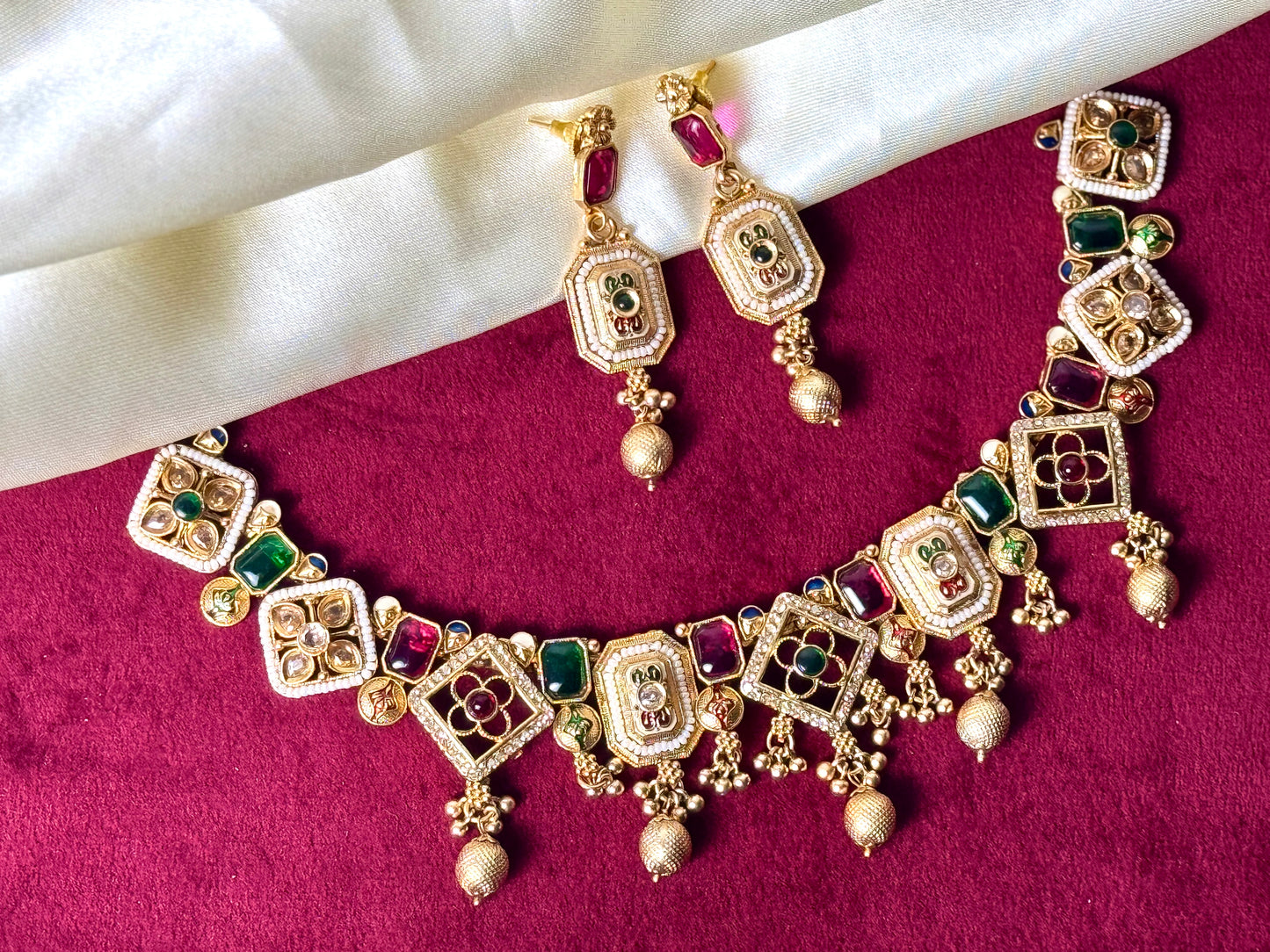 Gold Choker Red and Green Riva 1004