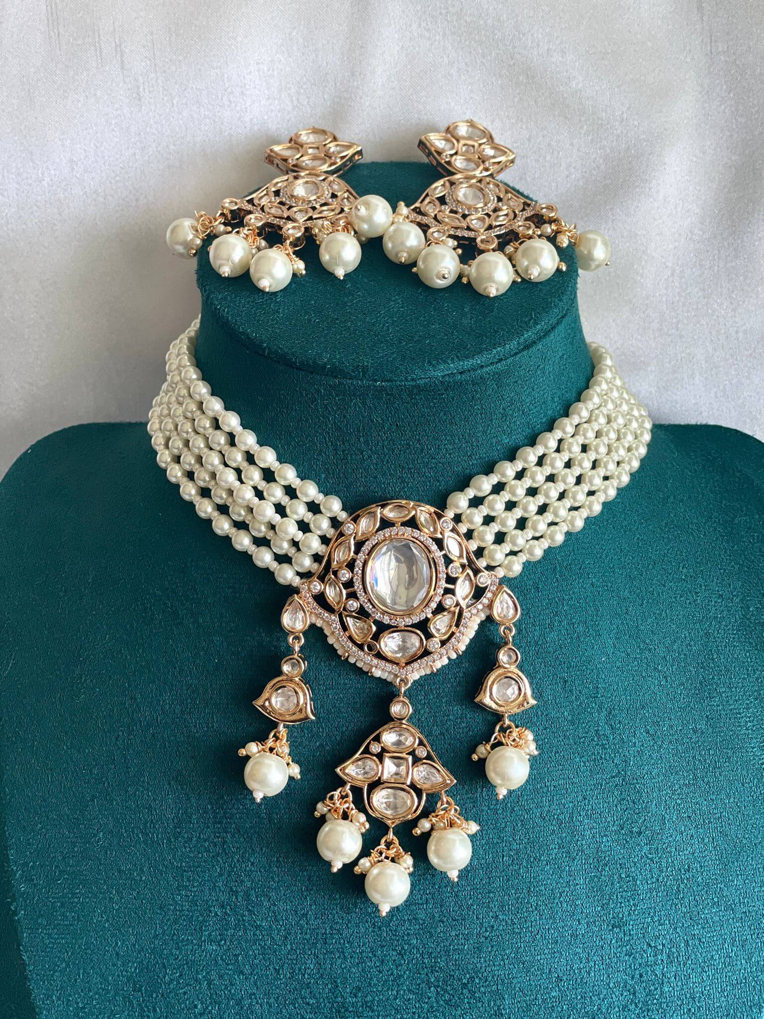White Kiara Set - Elegant and Chic Women's Fashion