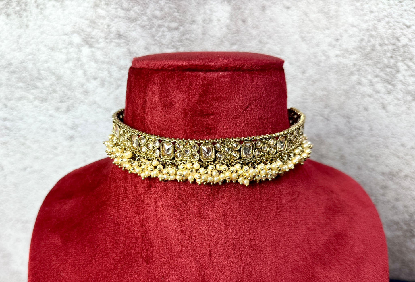 Gold thin Choker- Majesty 1014