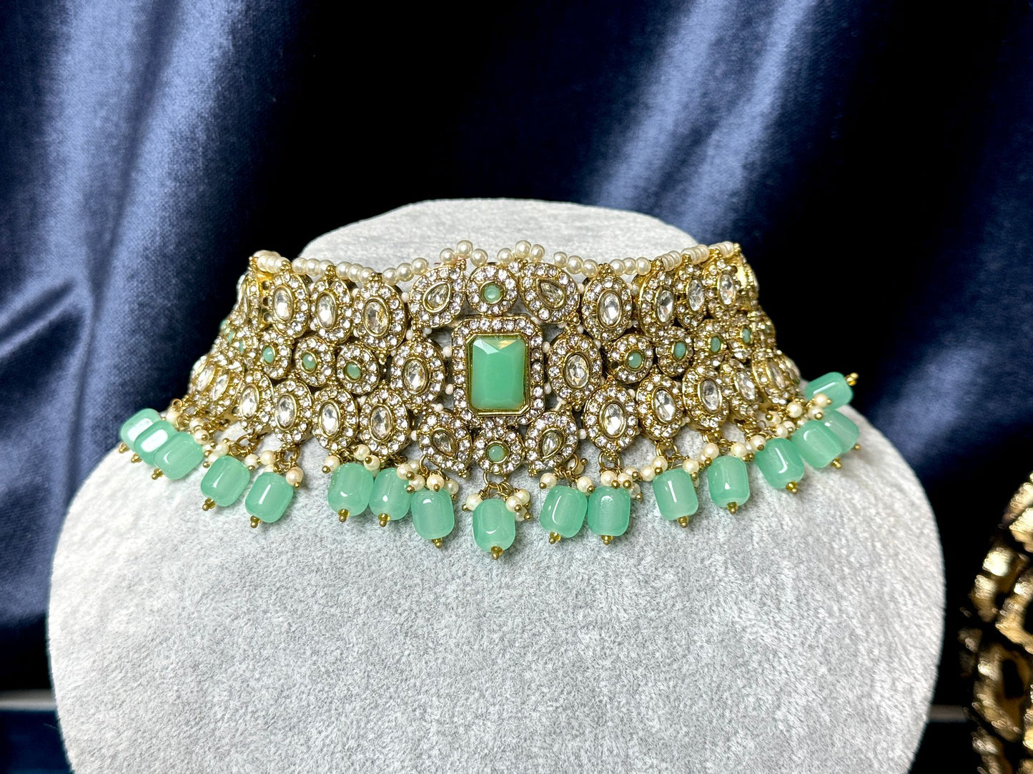 Mint Green Choker Set- Majesty 1002