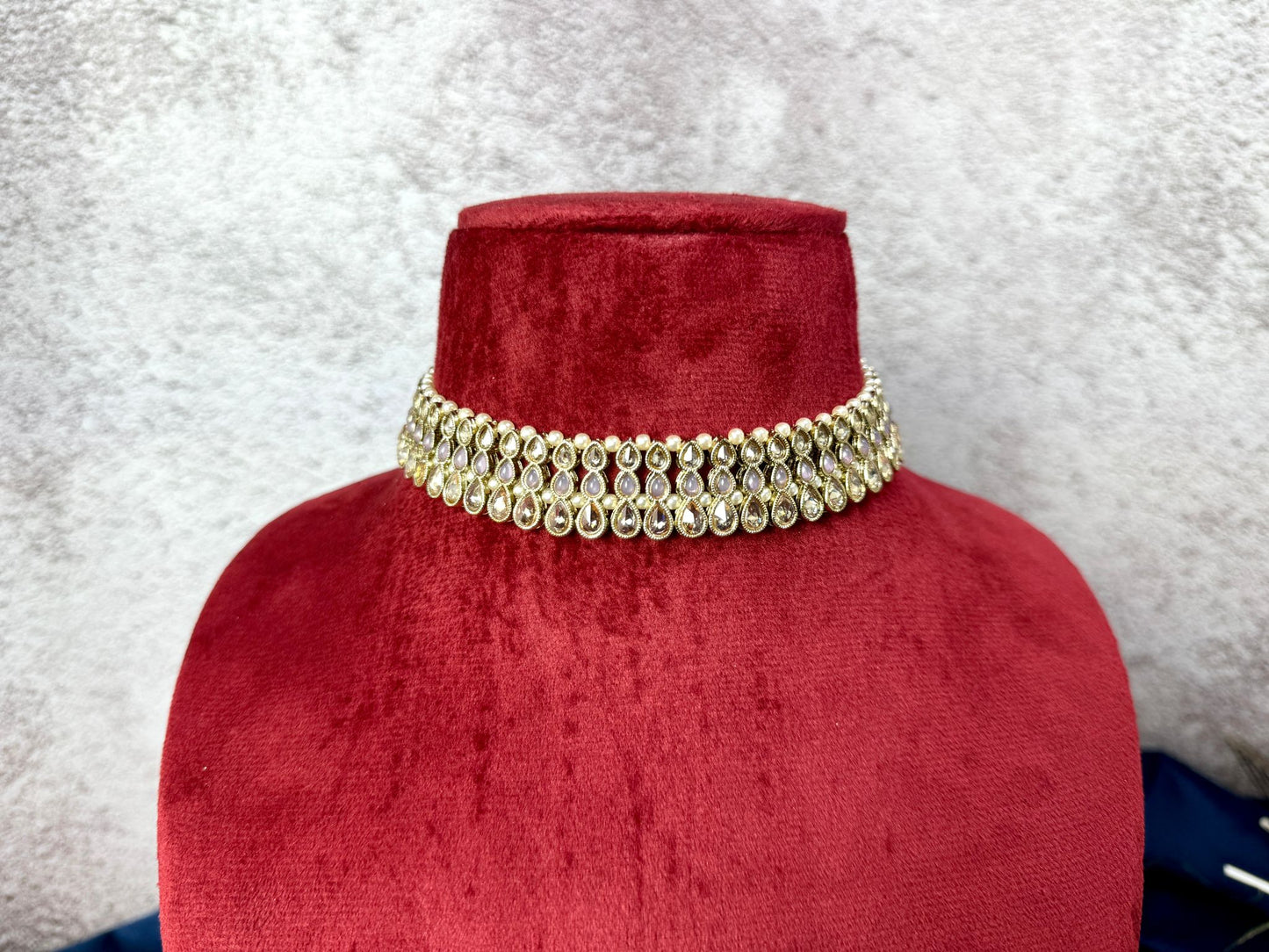 Light Purple Choker- Majesty 1018