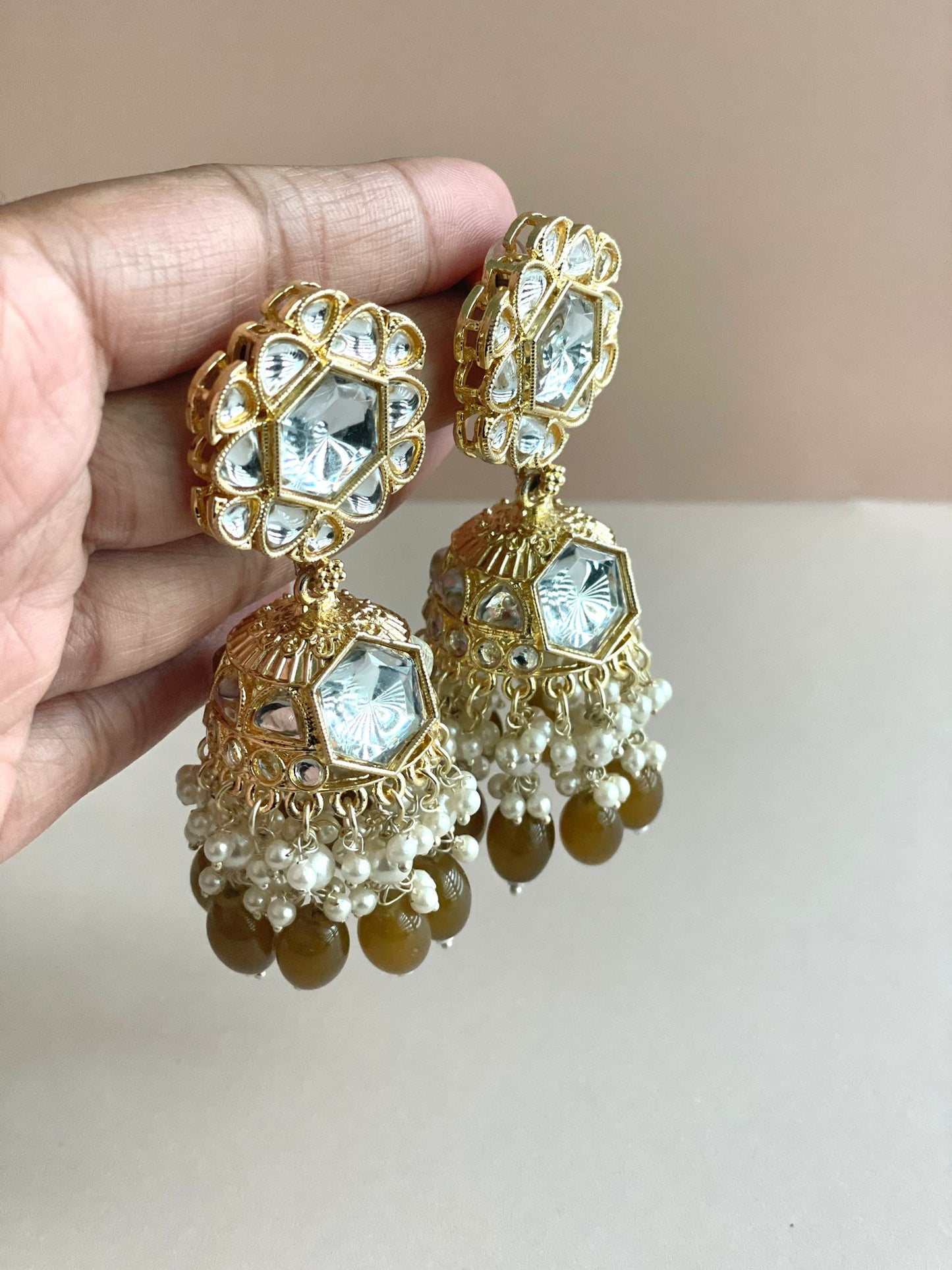 Saanvi Jhumka Brown