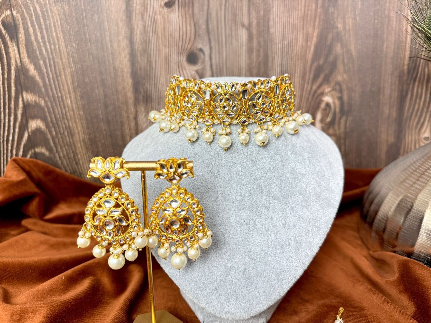 White Meenakari Set- Charisma 1005