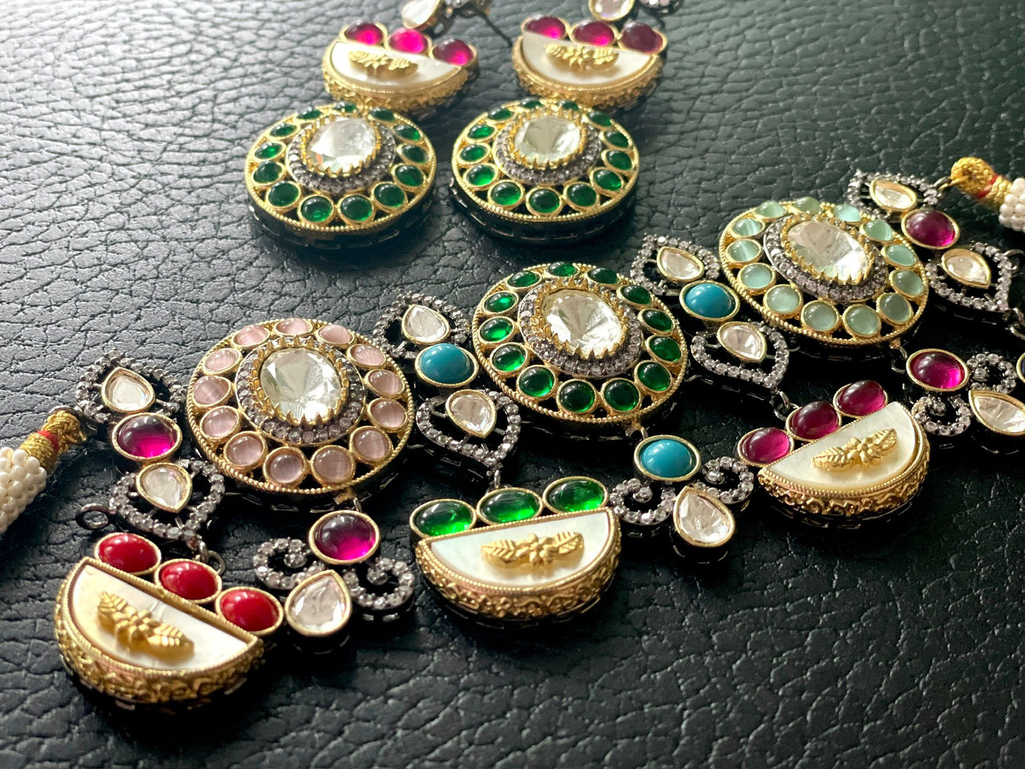 Parisa Set