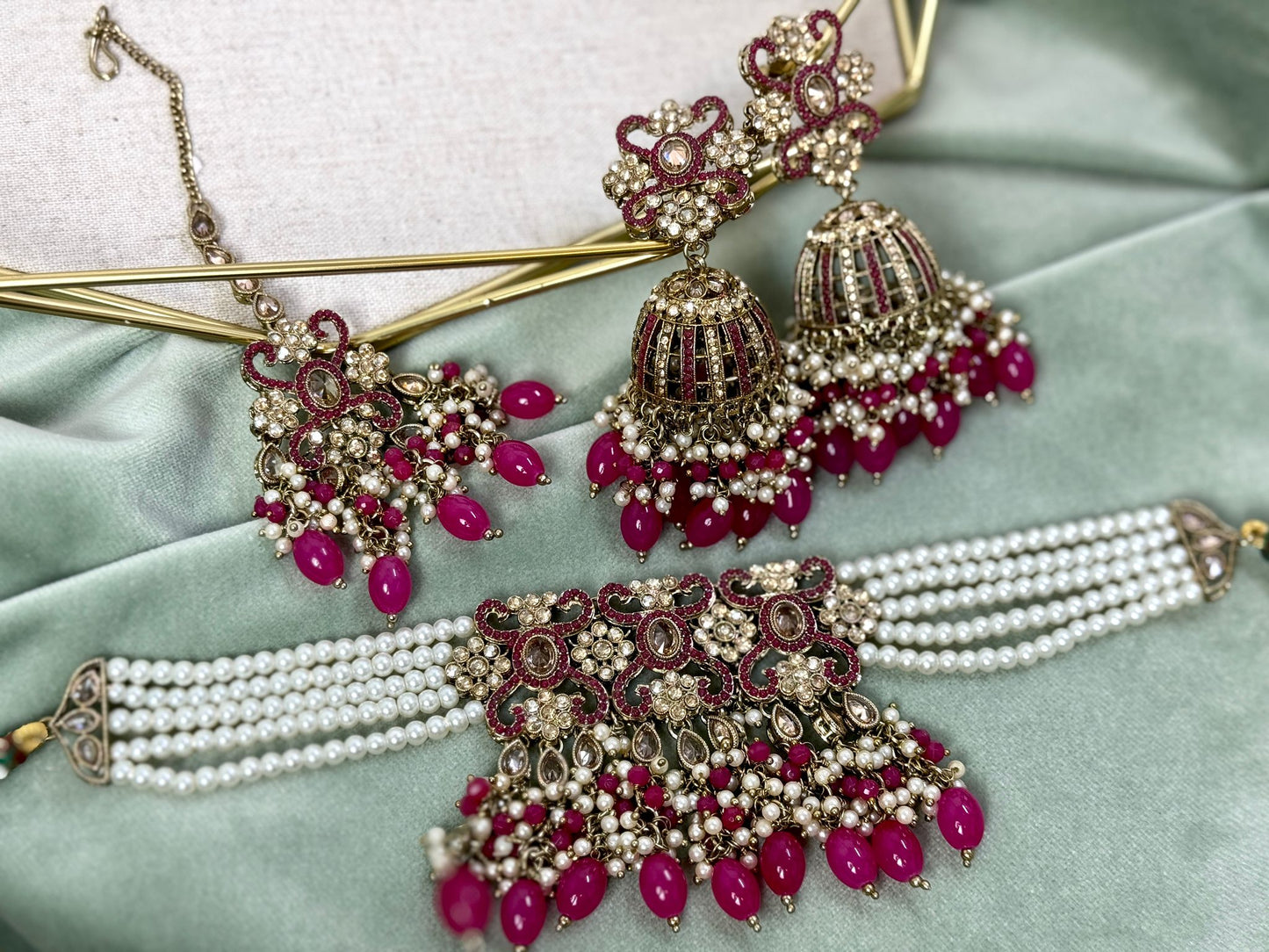 Magenta Pearl Choker- Grace 1001
