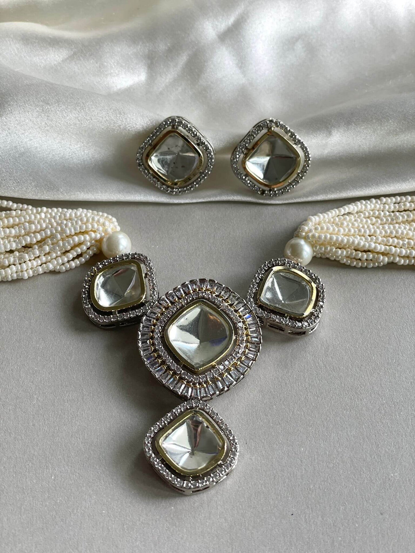 Dual Tone Gold Kundan Choker