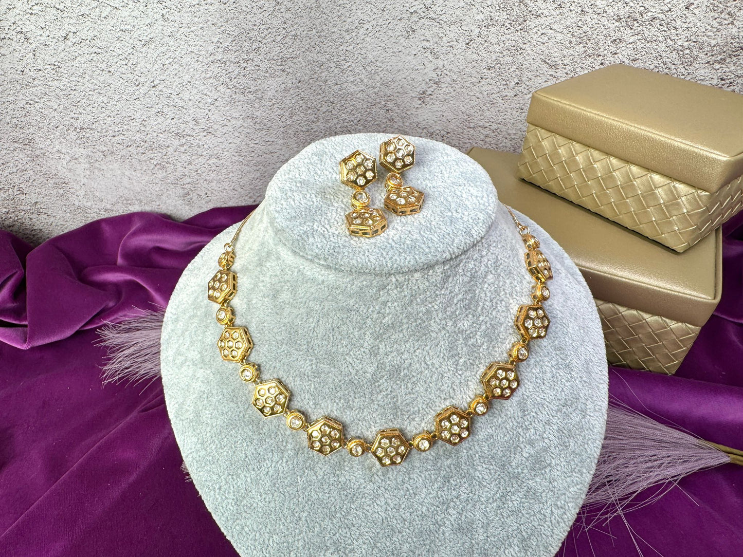 Gold Tyaani Necklace- Roar 1033