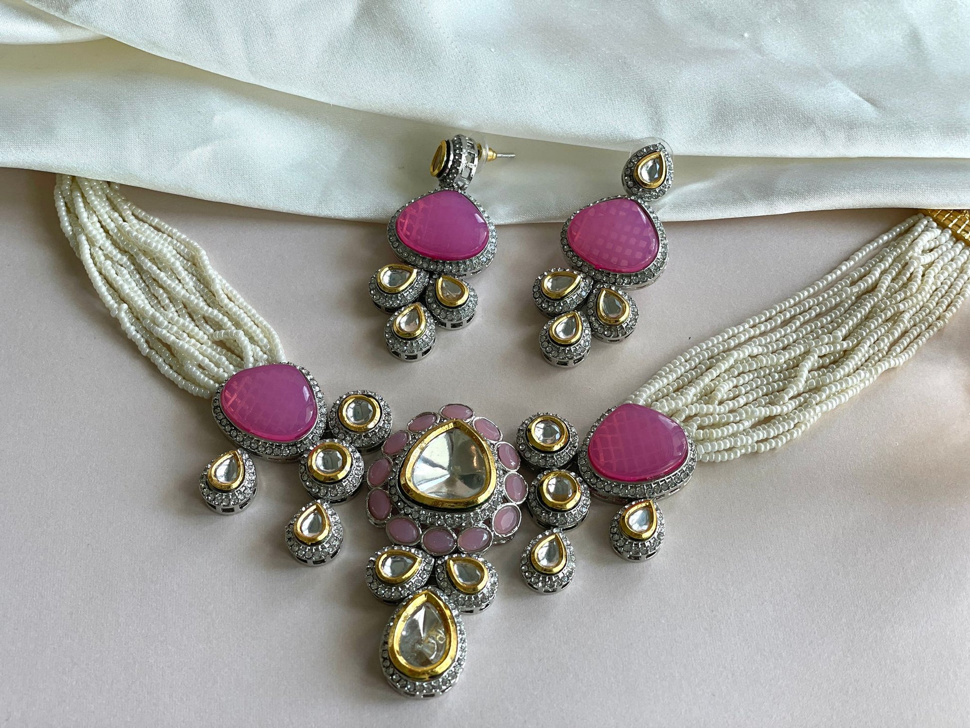 indian pink choker