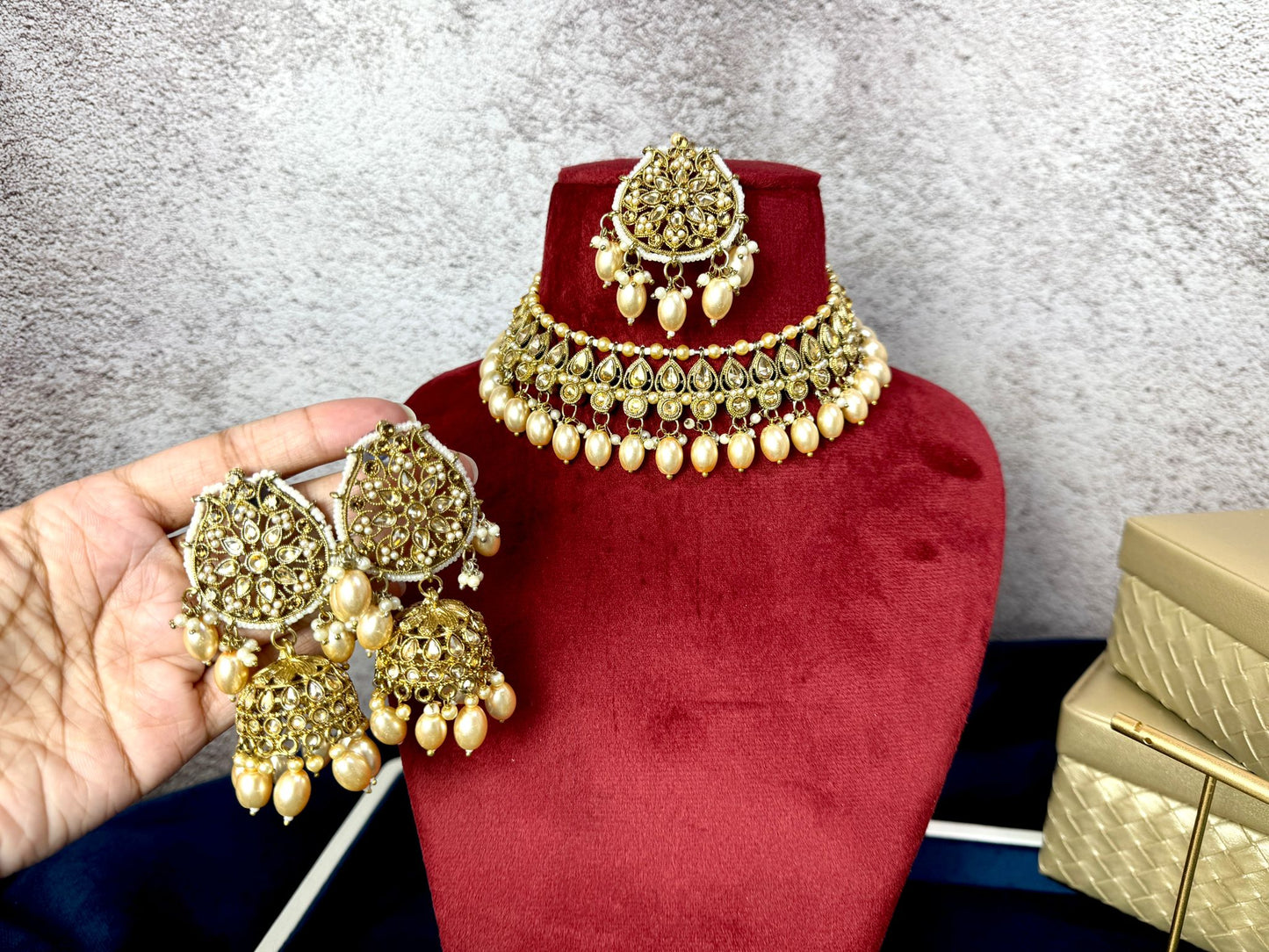 gold kundan set