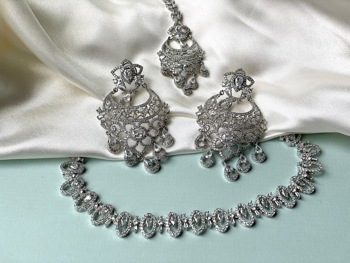 Silver Ad Choker Set