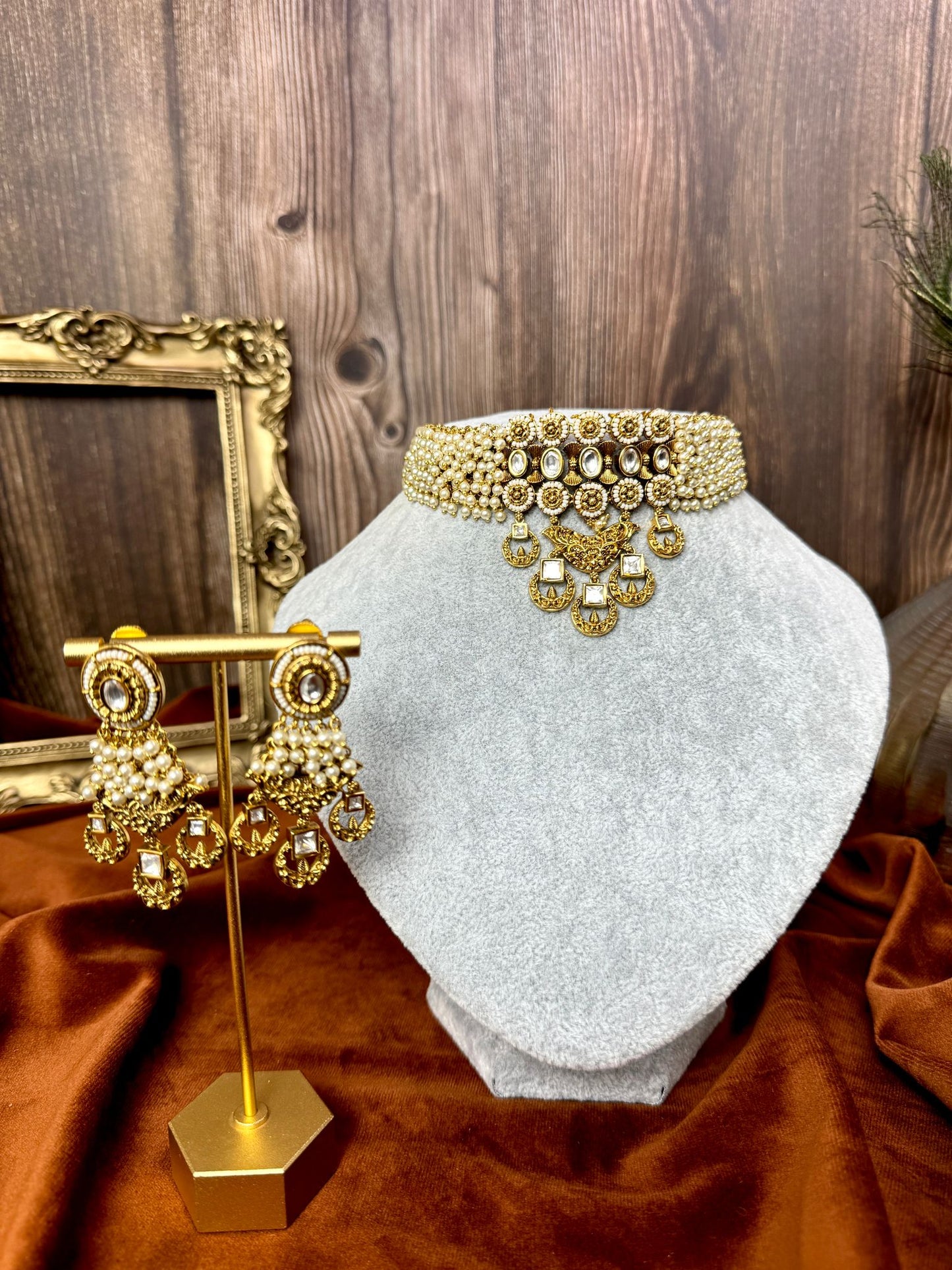 Pearl Antique Gold Set- Charisma 1006