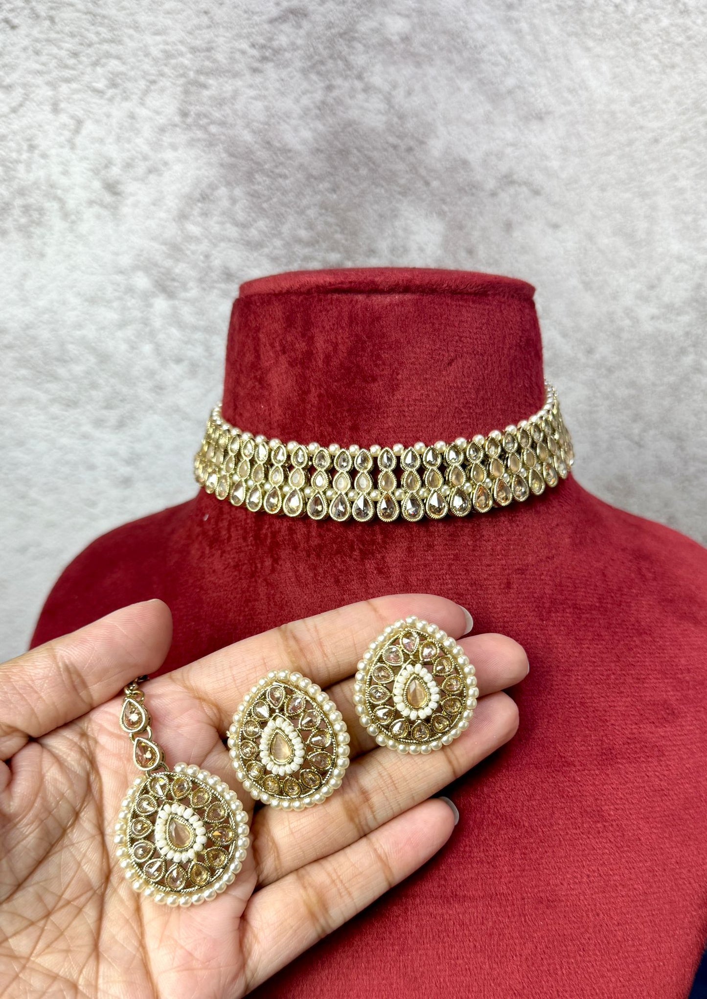 Peach Choker- Majesty 1018
