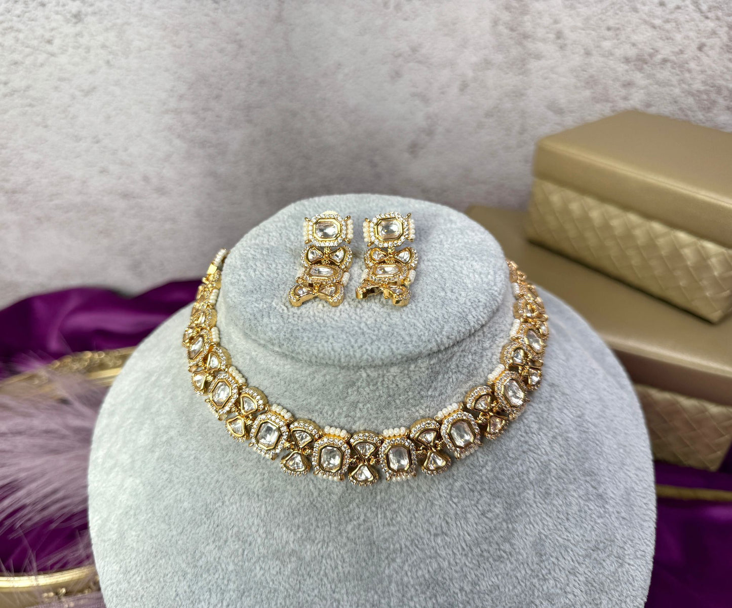 Thin Gold Kundan Set- Roar 1031