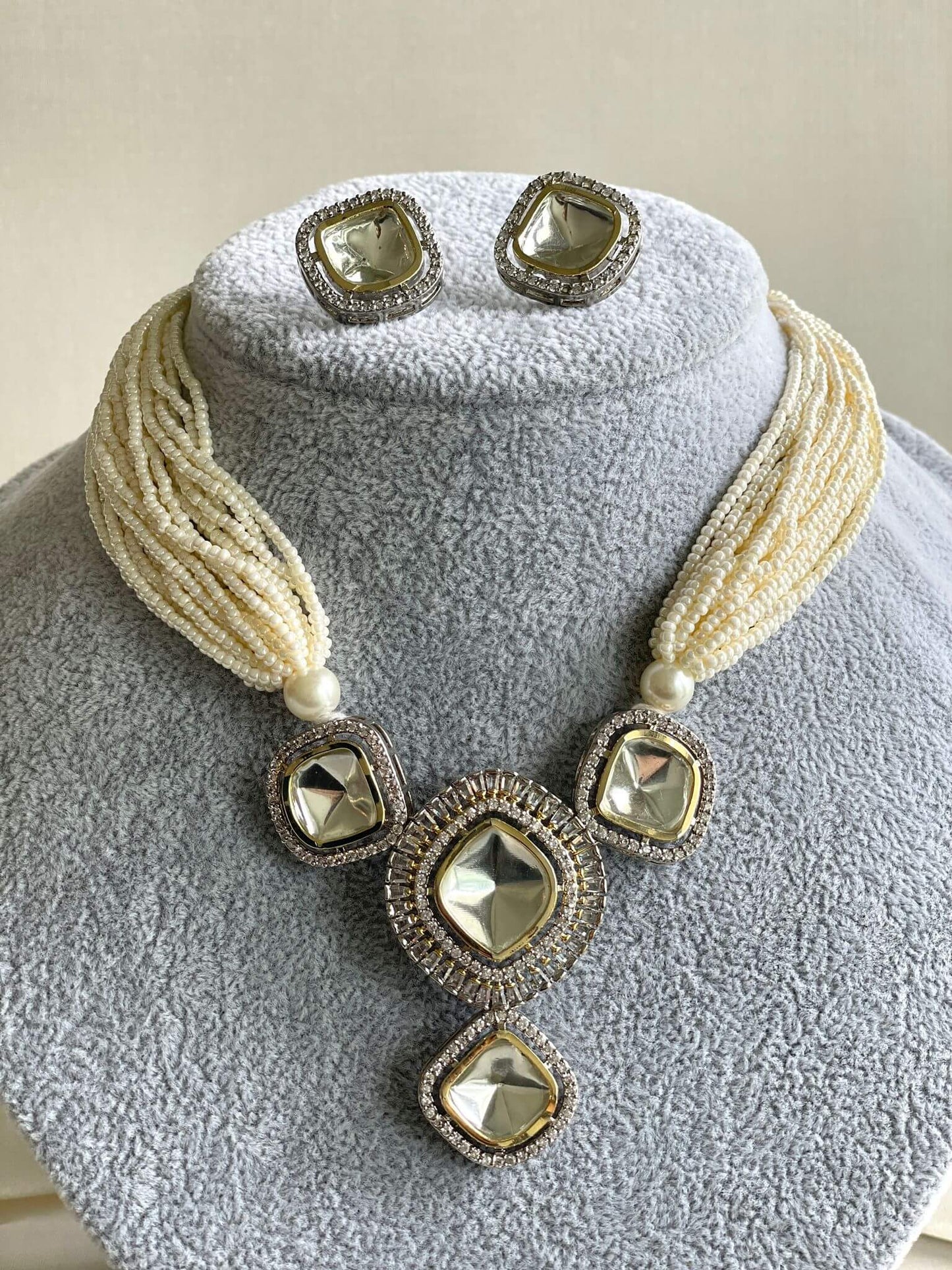 Dual Tone Gold Kundan Choker