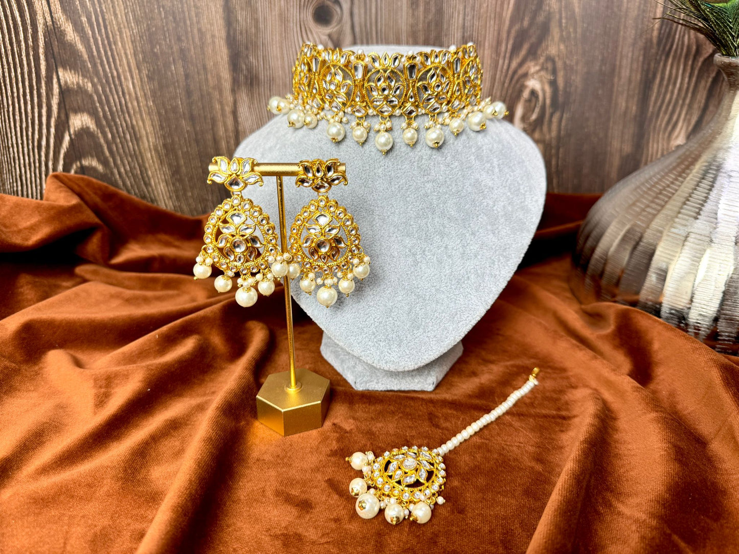 White Meenakari Set- Charisma 1005