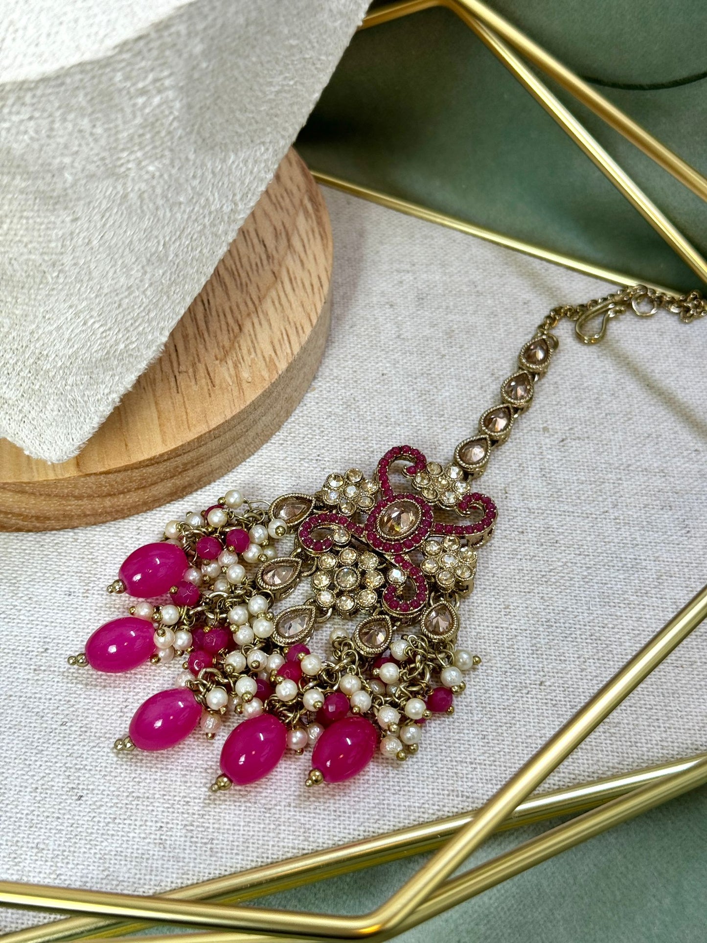 Magenta Pearl Choker- Grace 1001