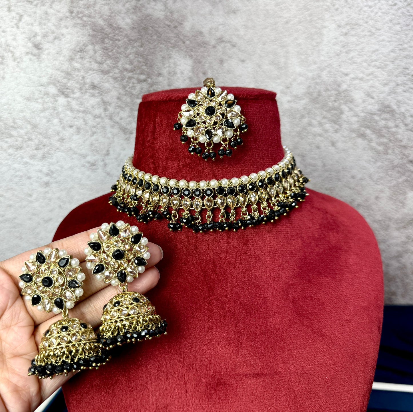 Black Gold Choker- Majesty 1013