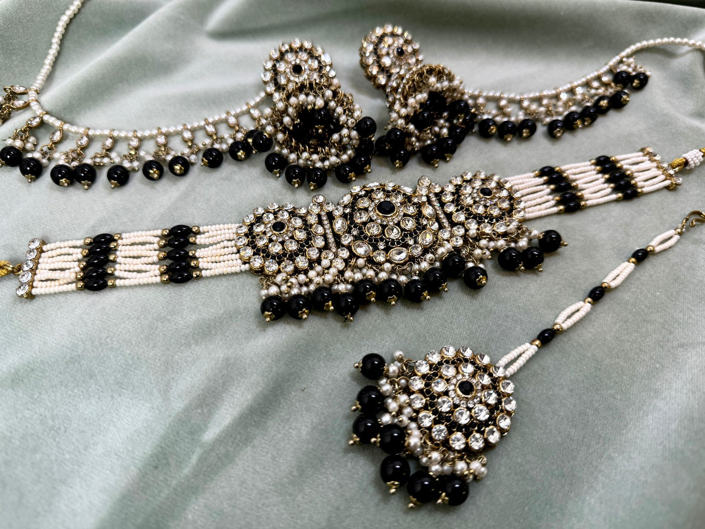Black Pearl Choker- Grace 1004