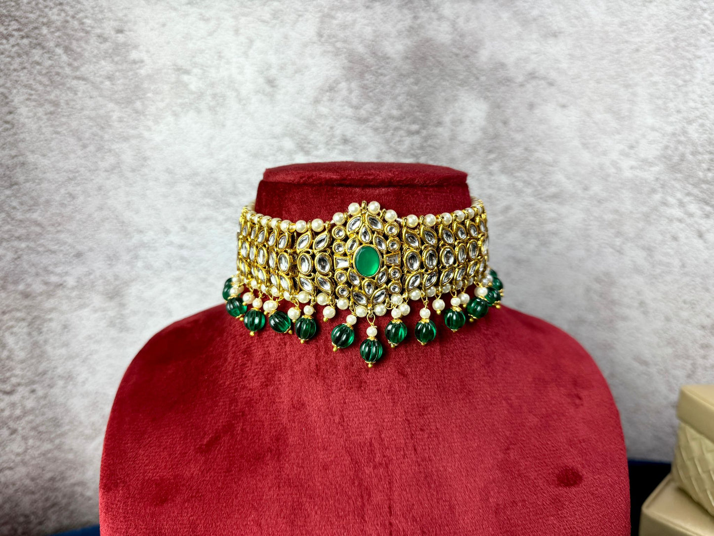 Green Kundan Set- Majesty 1010