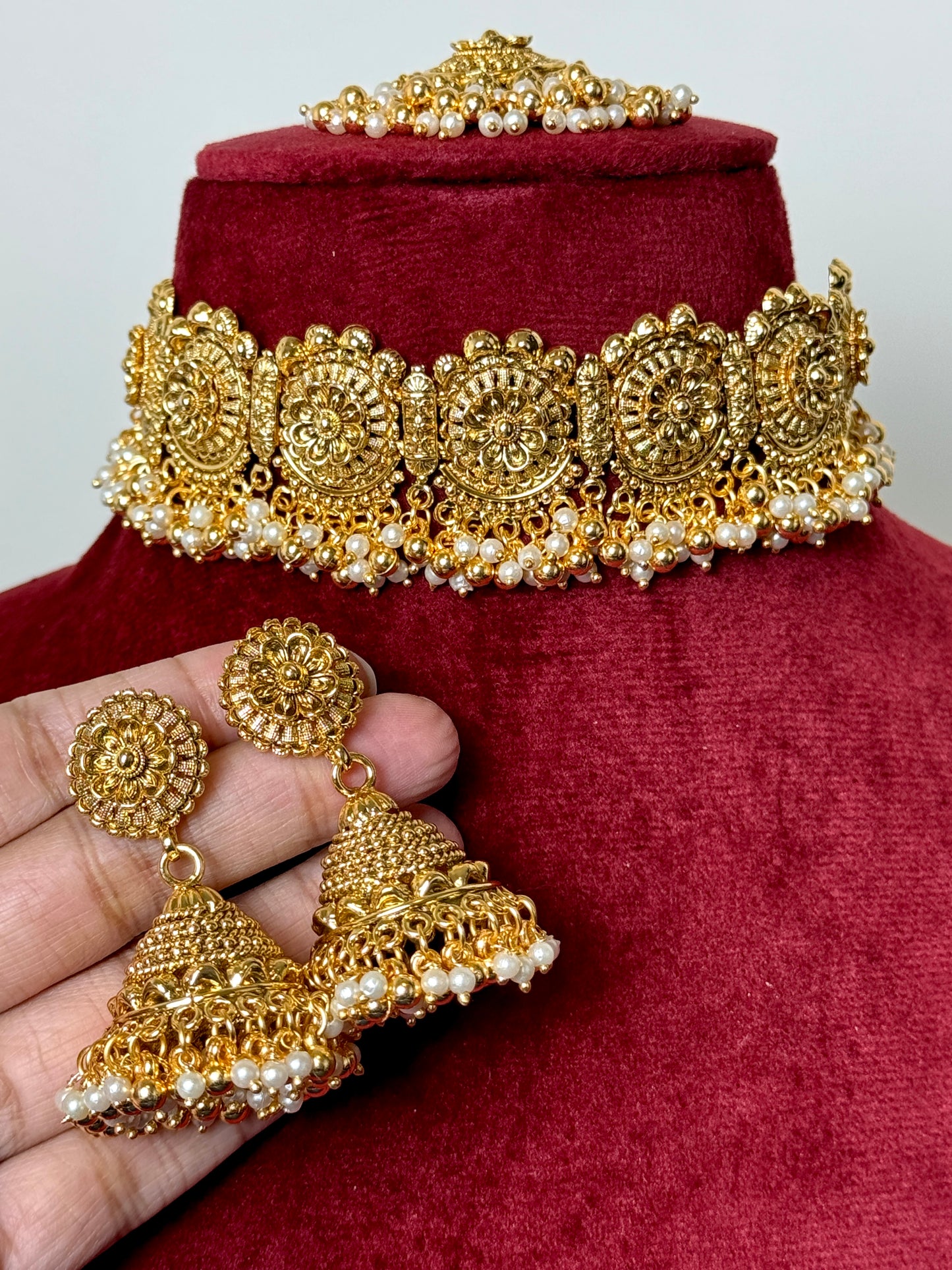 Gold and Pearl Imitation Set