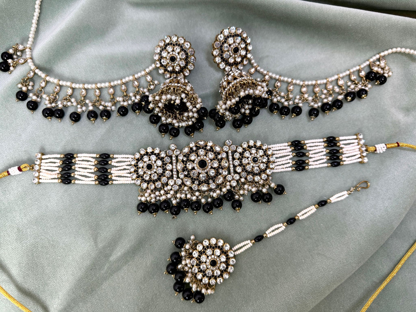 Black Pearl Choker- Grace 1004