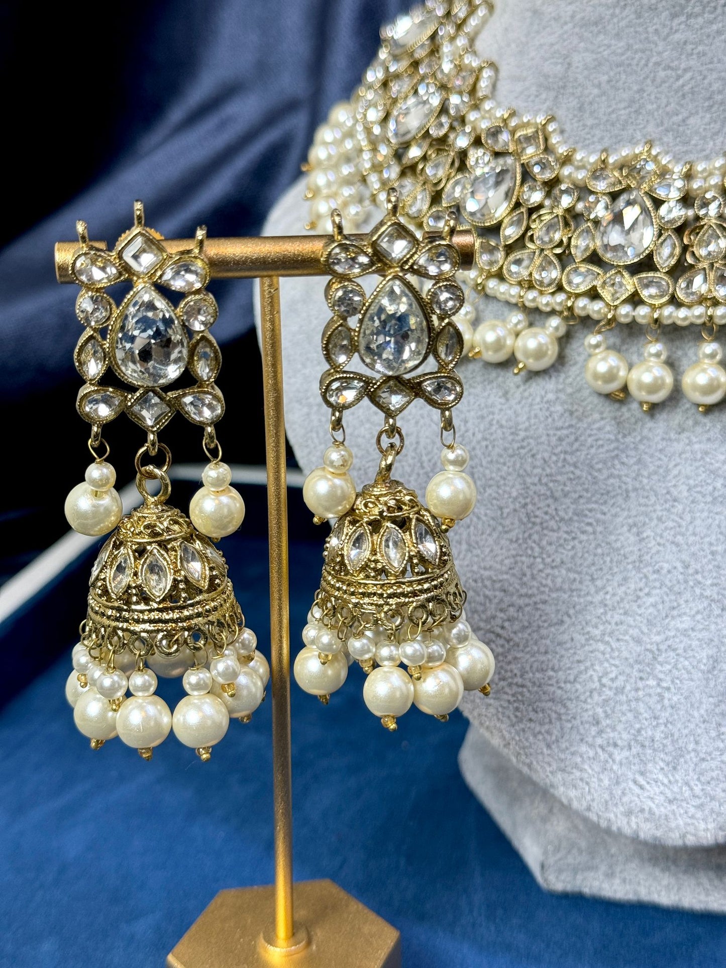 Gold Pearl Choker- Majesty 1005