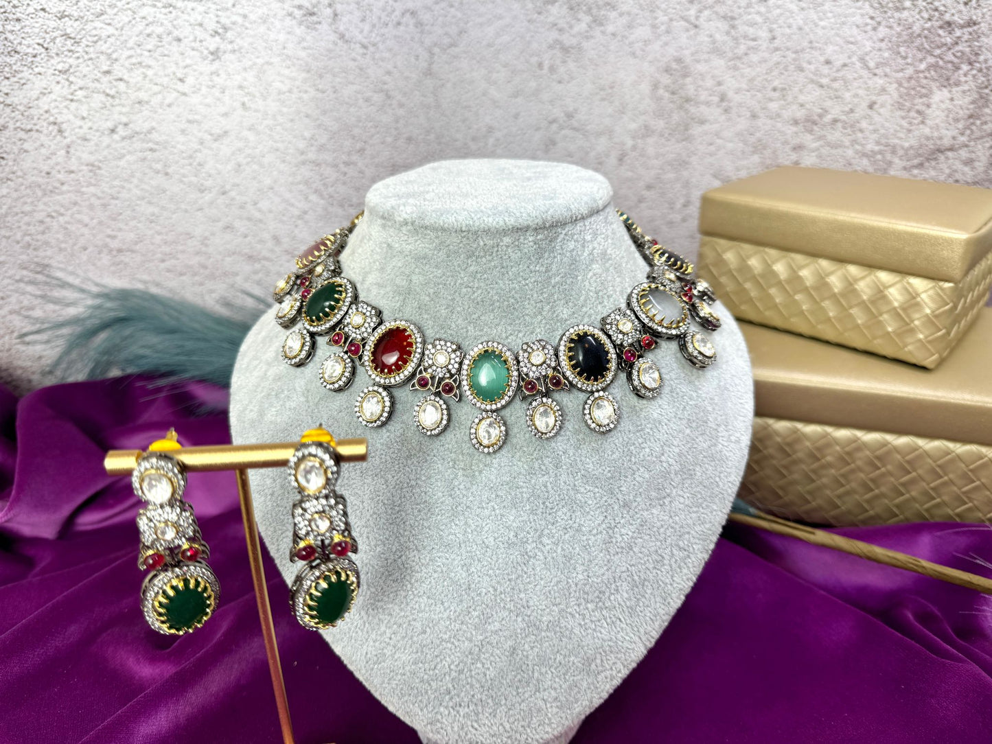 Multicolor Victorian Statement Set- Roar 1018