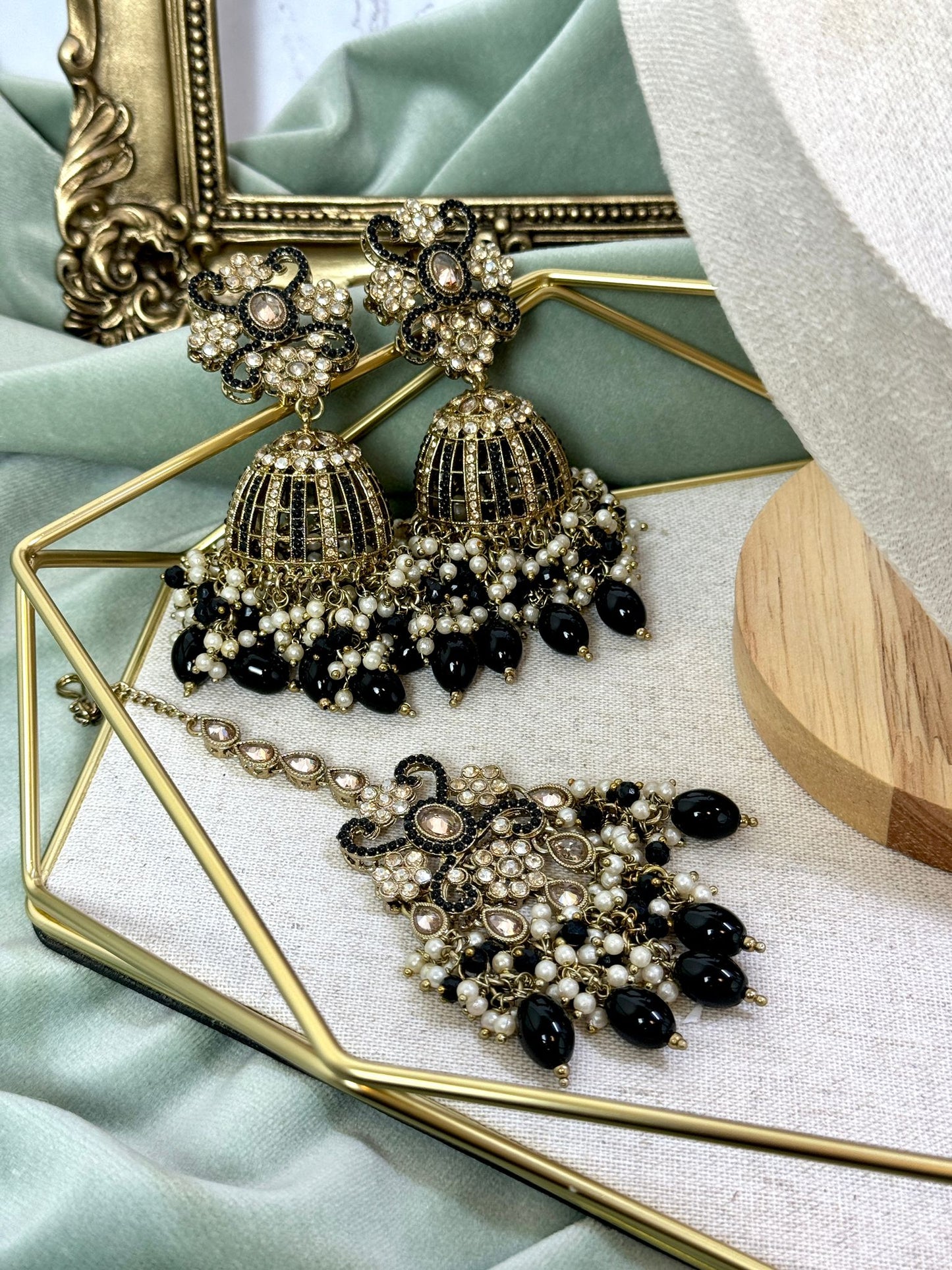 Black Pearl Choker- Grace 1001