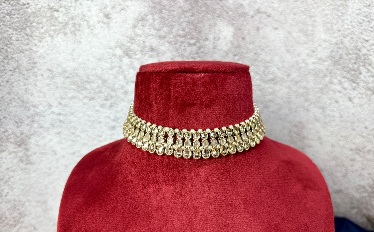 Light Pink Choker- Majesty 1018