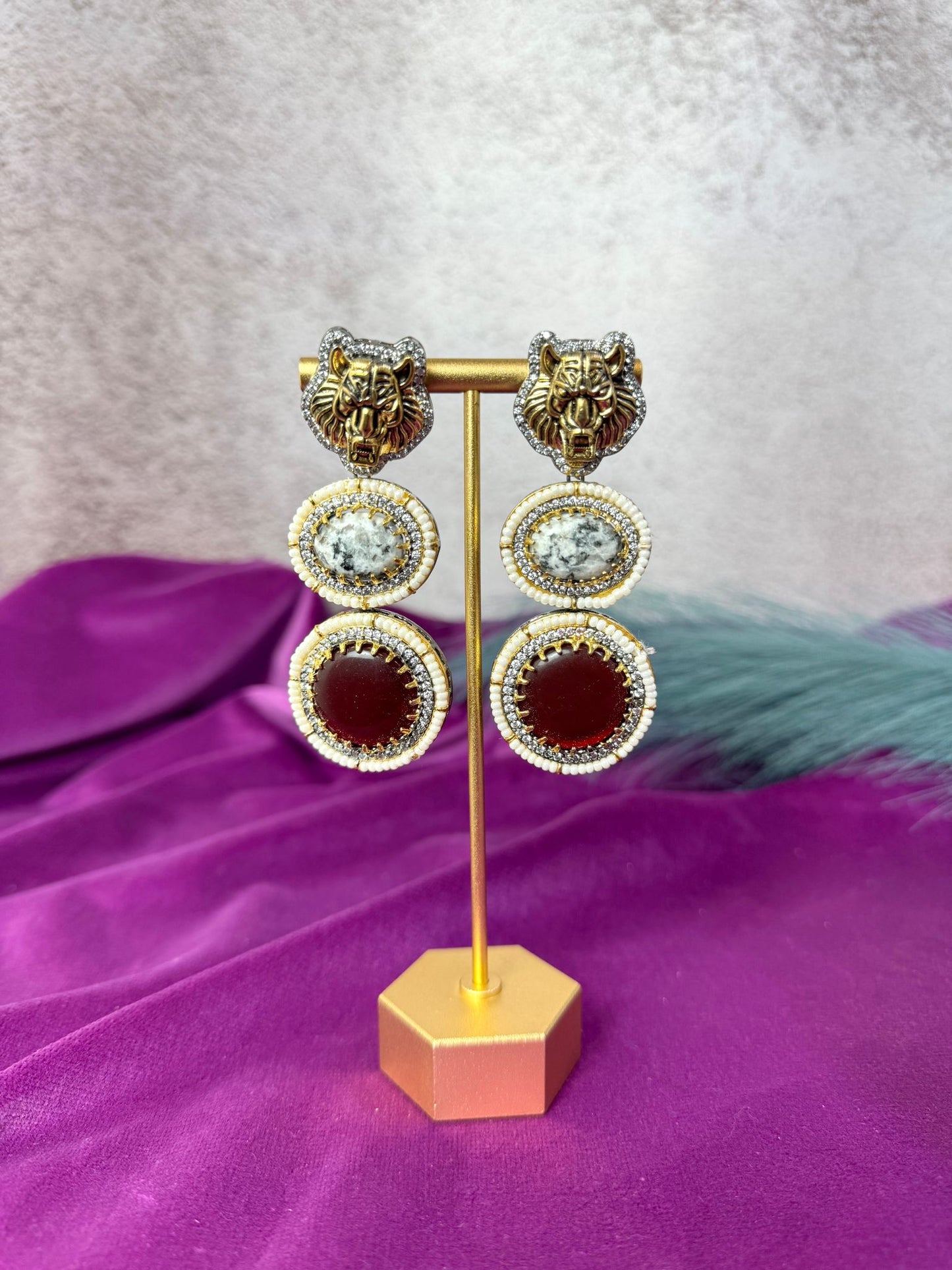Red Lion Statement Set - Roar 1019