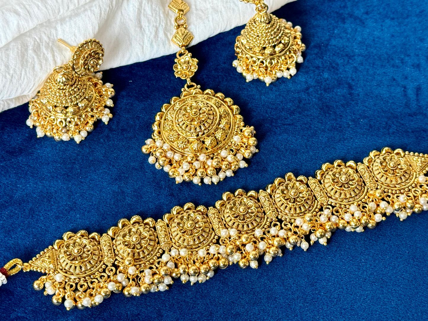 Gold and Pearl Imitation Set