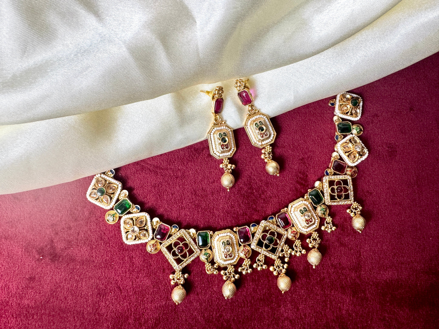 Gold Choker Red and Green Riva 1004