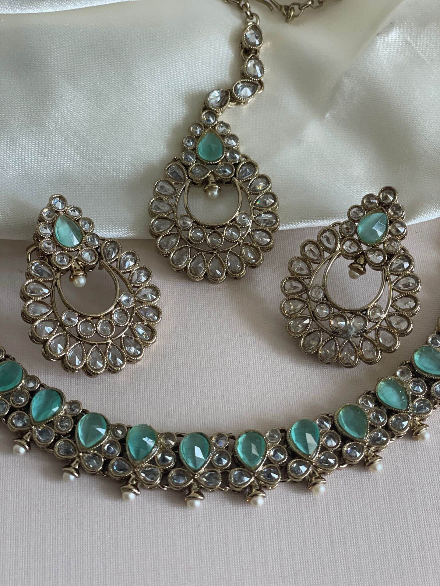 Mint Green Reverse AD Choker