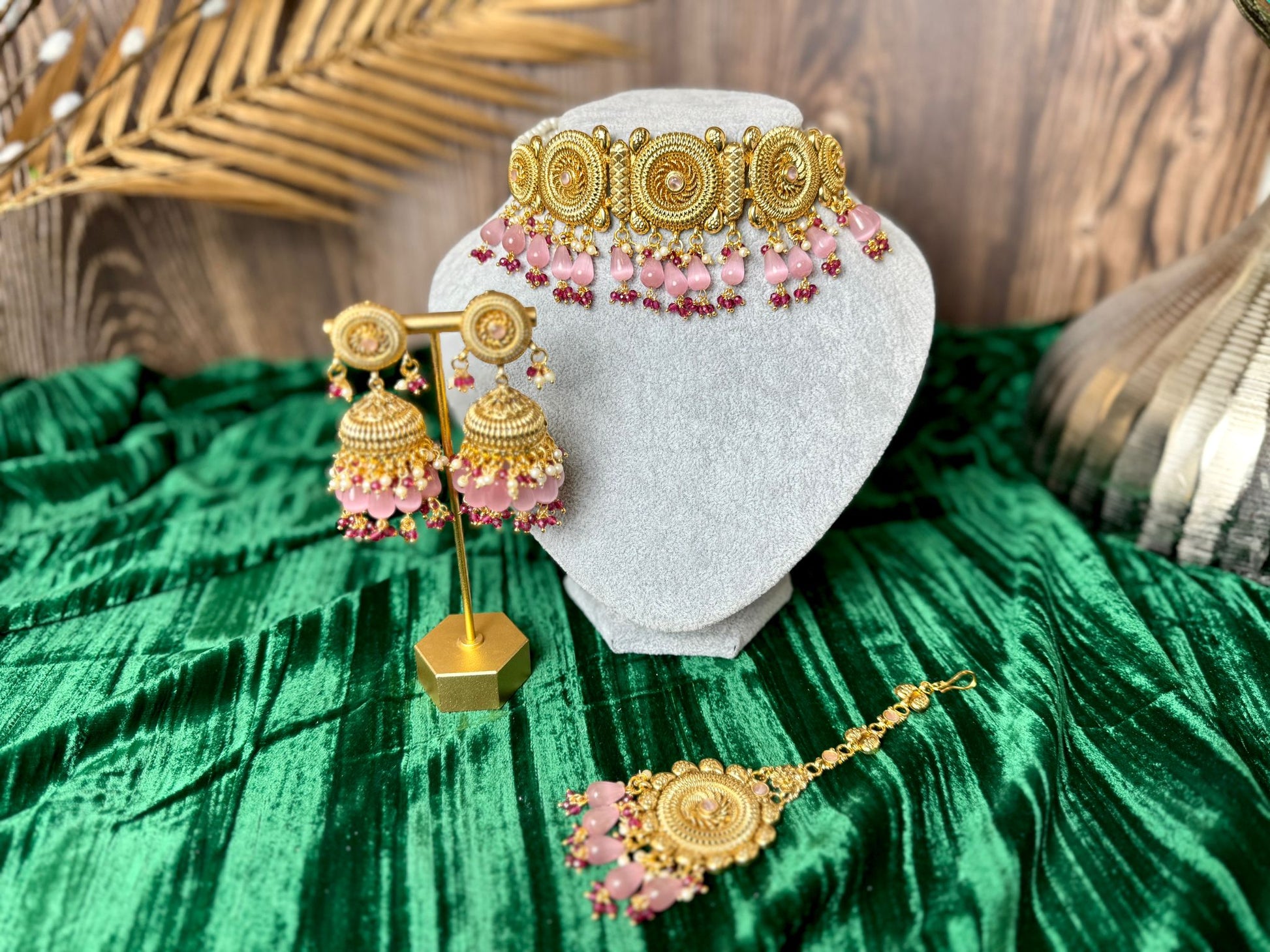 elegant light pink gold plated set with matching earrings