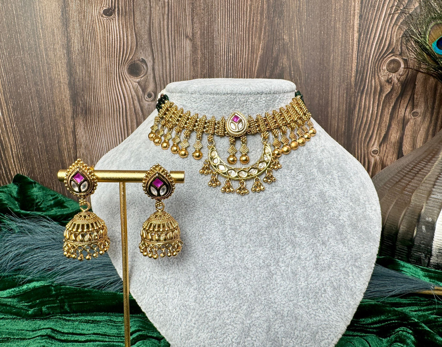 Exquisite Antique Gold Choker Set