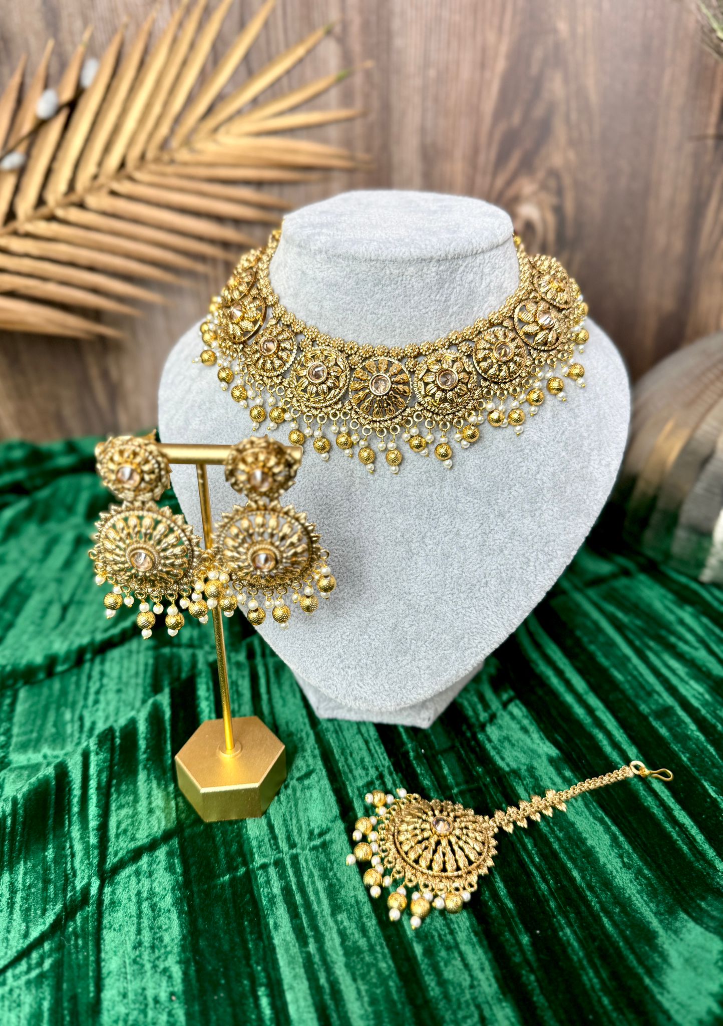 Antique Gold Set- Charisma 1002