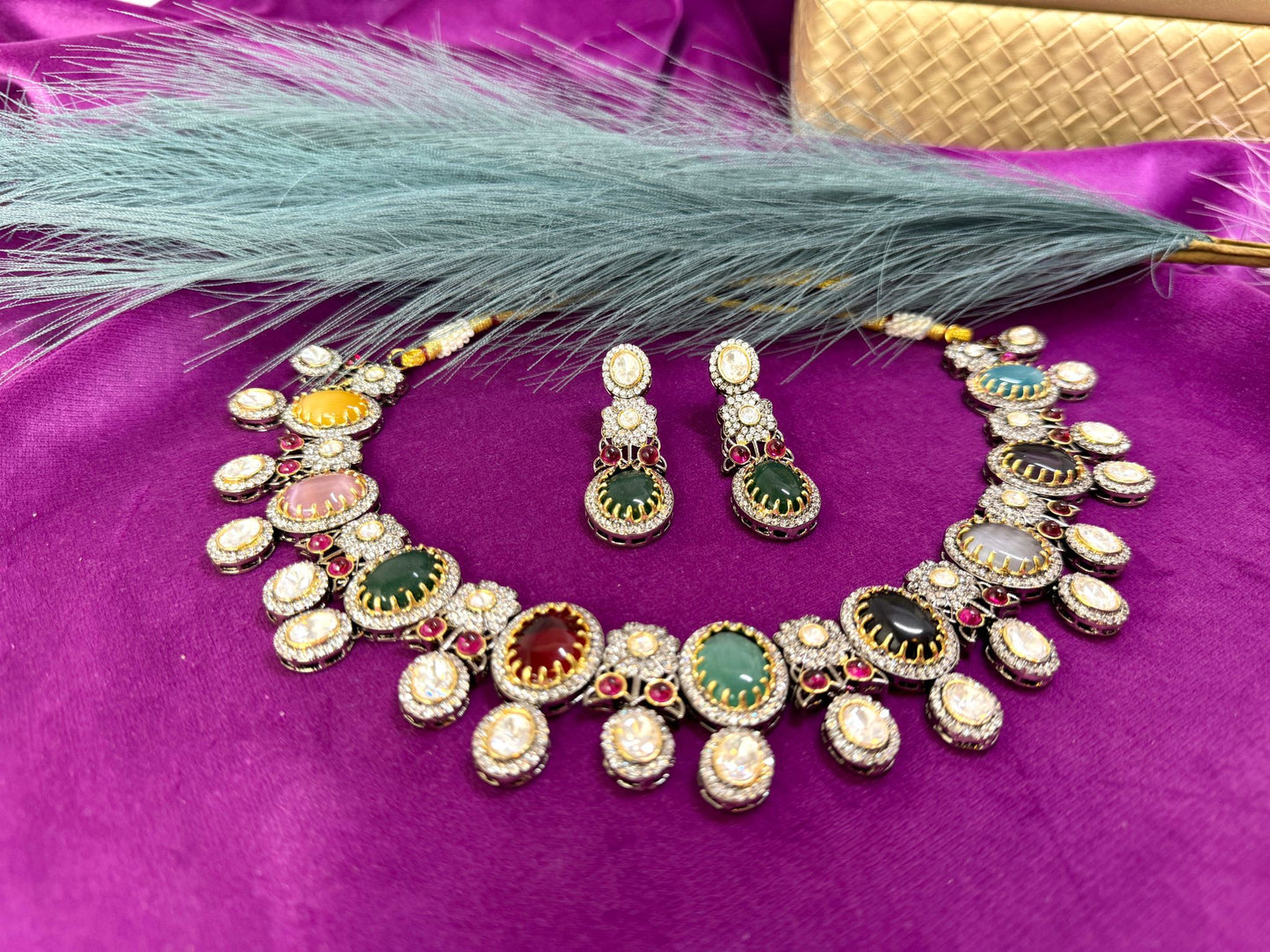 Multicolor Victorian Statement Set- Roar 1018
