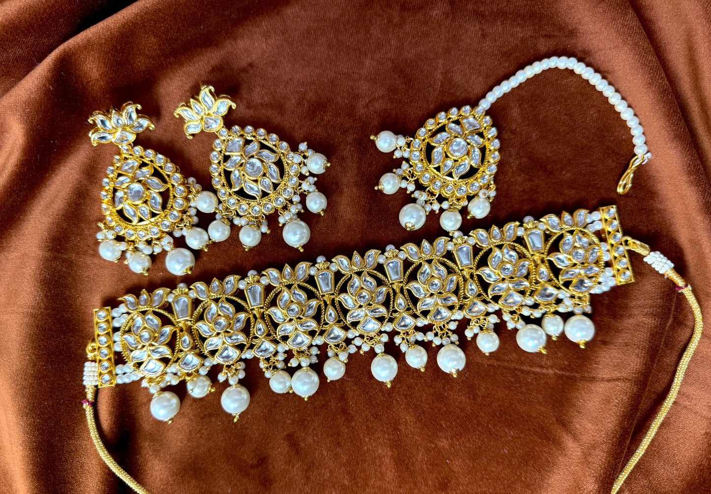 White Meenakari Set- Charisma 1005