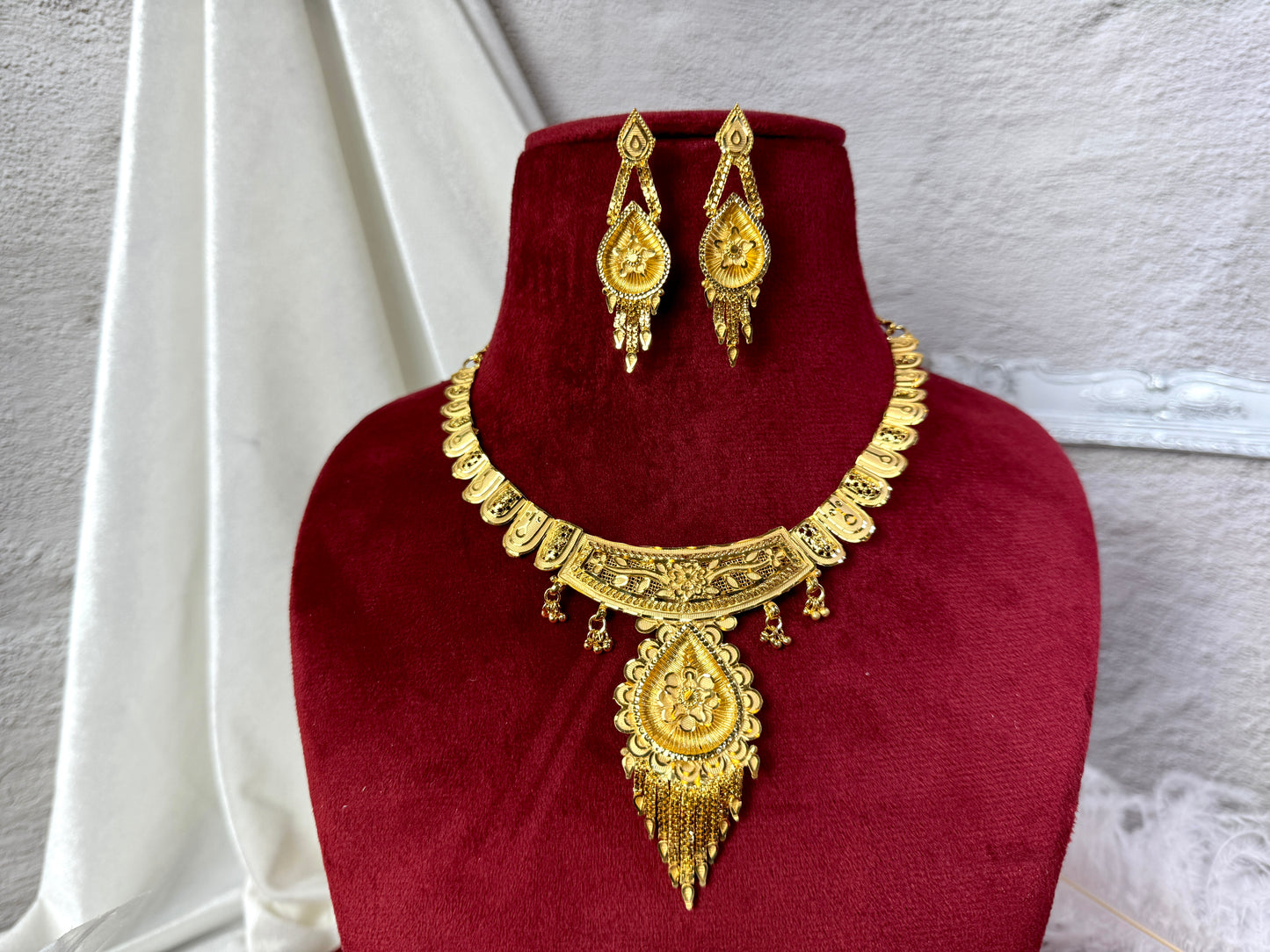 24 Carat Gold Plated Simple Necklace Set