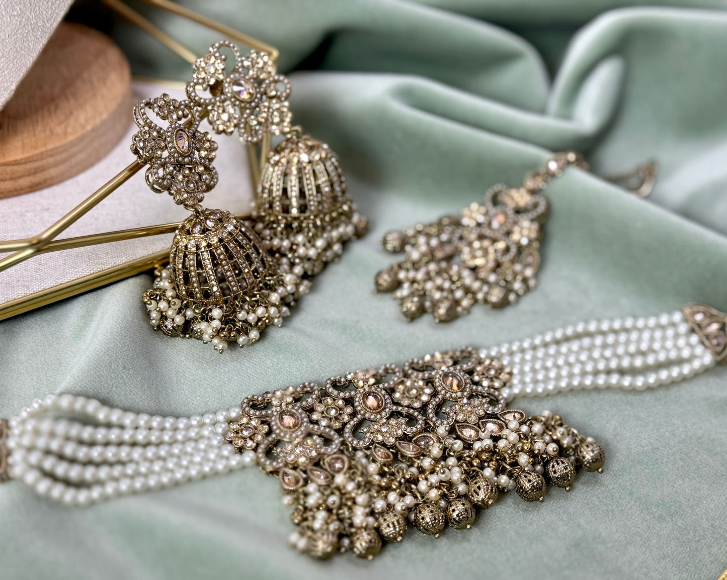 Gold Pearl Choker- Grace 1001