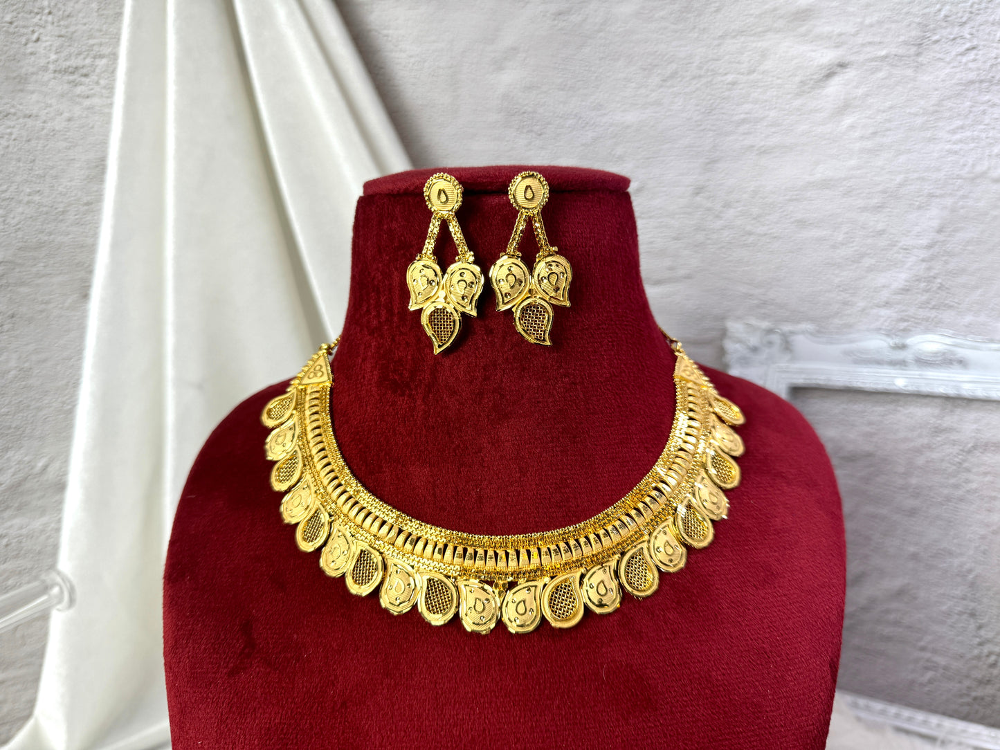 24 Carat Gold Plated Simple Necklace Set