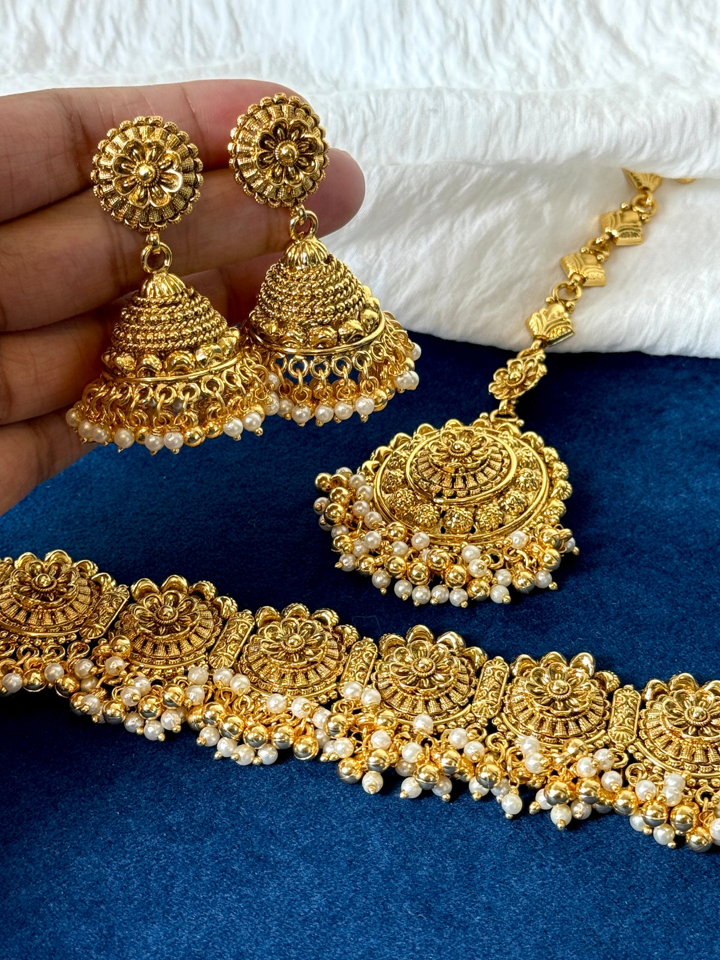 Gold and Pearl Imitation Set