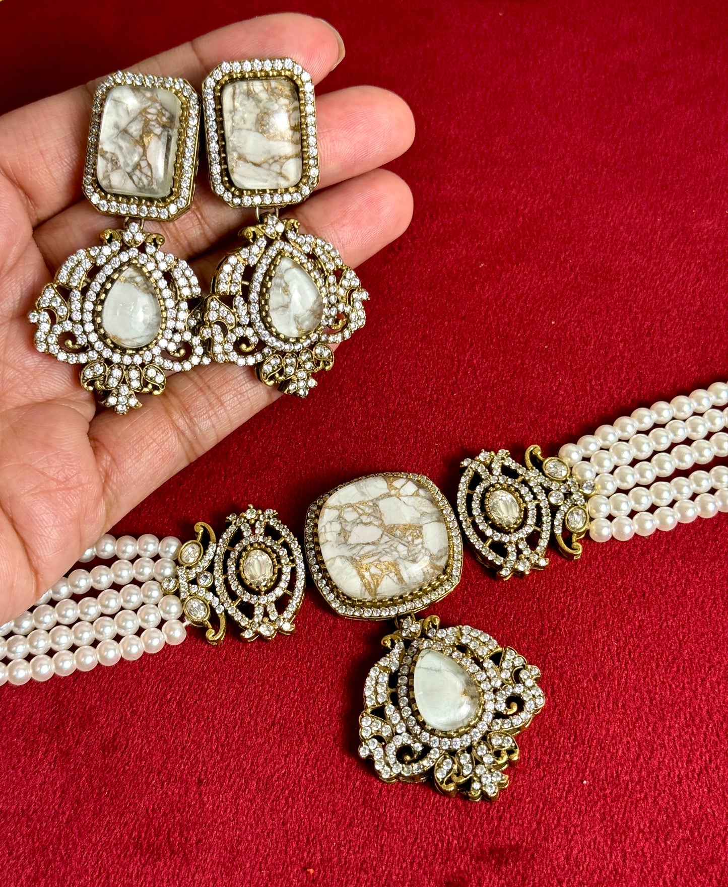 White Pearl Victorian Set Swarna 1001