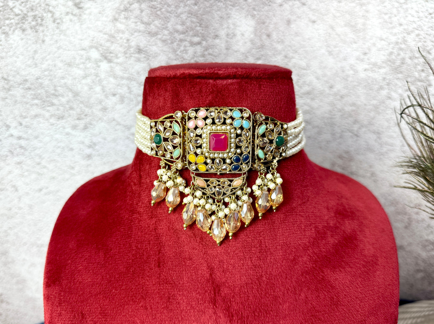Multicolor Pearl Choker Majesty 1008