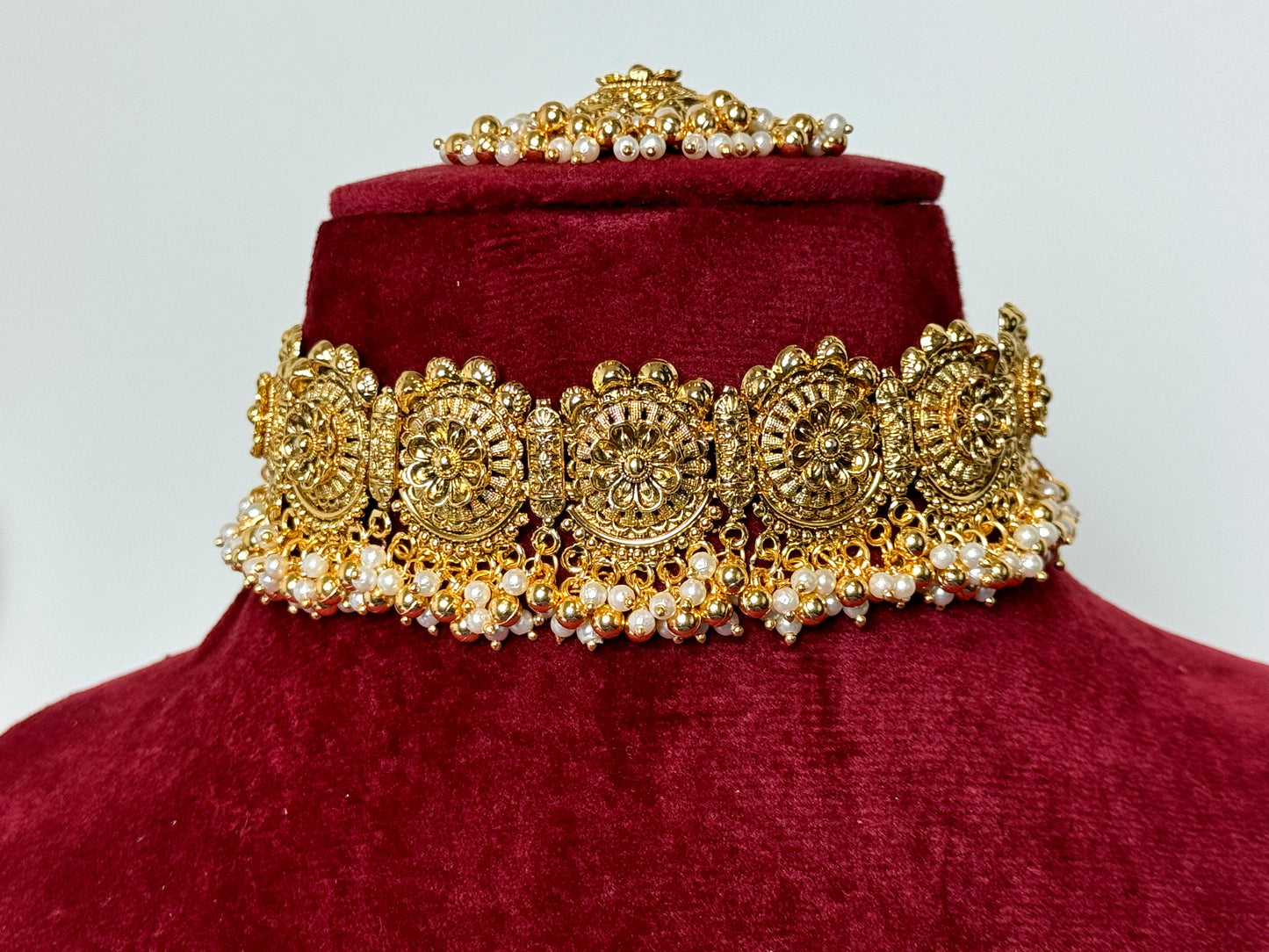 Gold and Pearl Imitation Set
