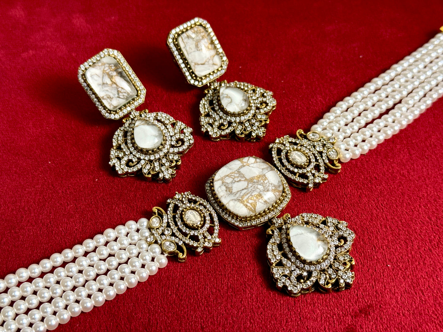 White Pearl Victorian Set Swarna 1001
