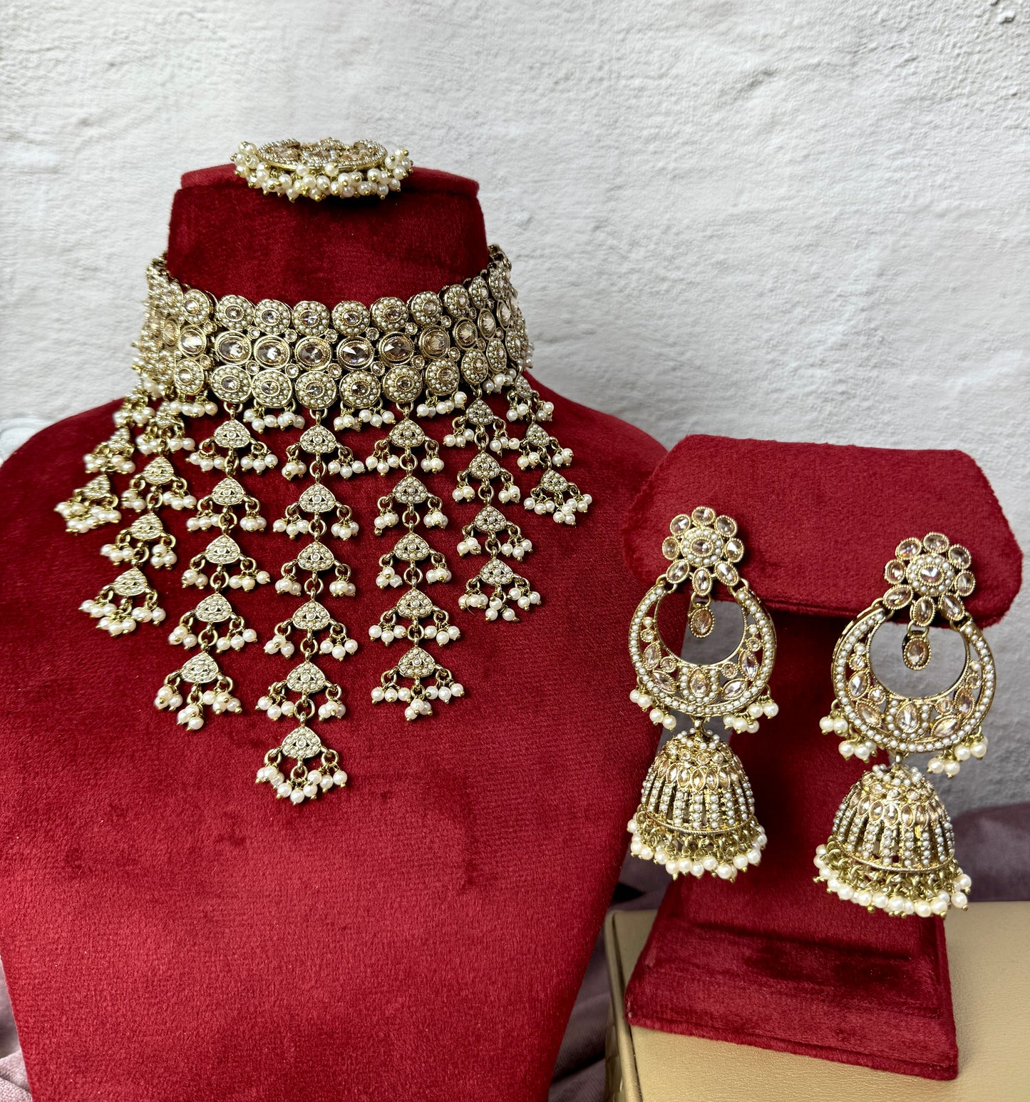 Antique Gold Hanging Set