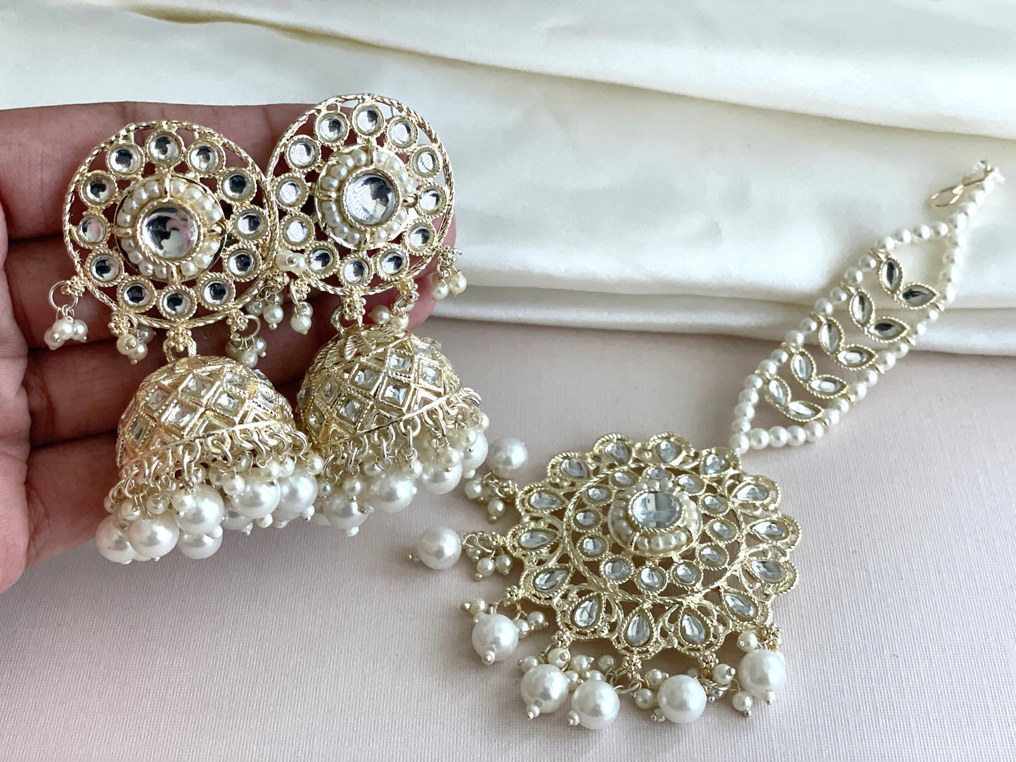 Kundan Tikka Set in Gold