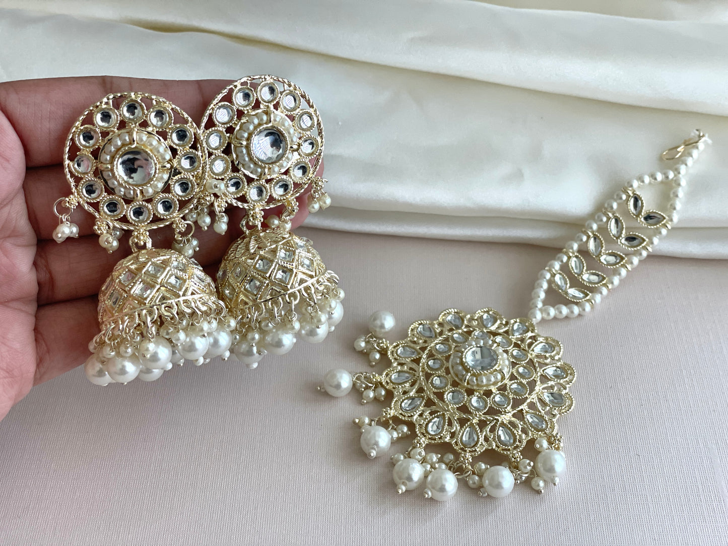 Kundan Tikka Set in Gold