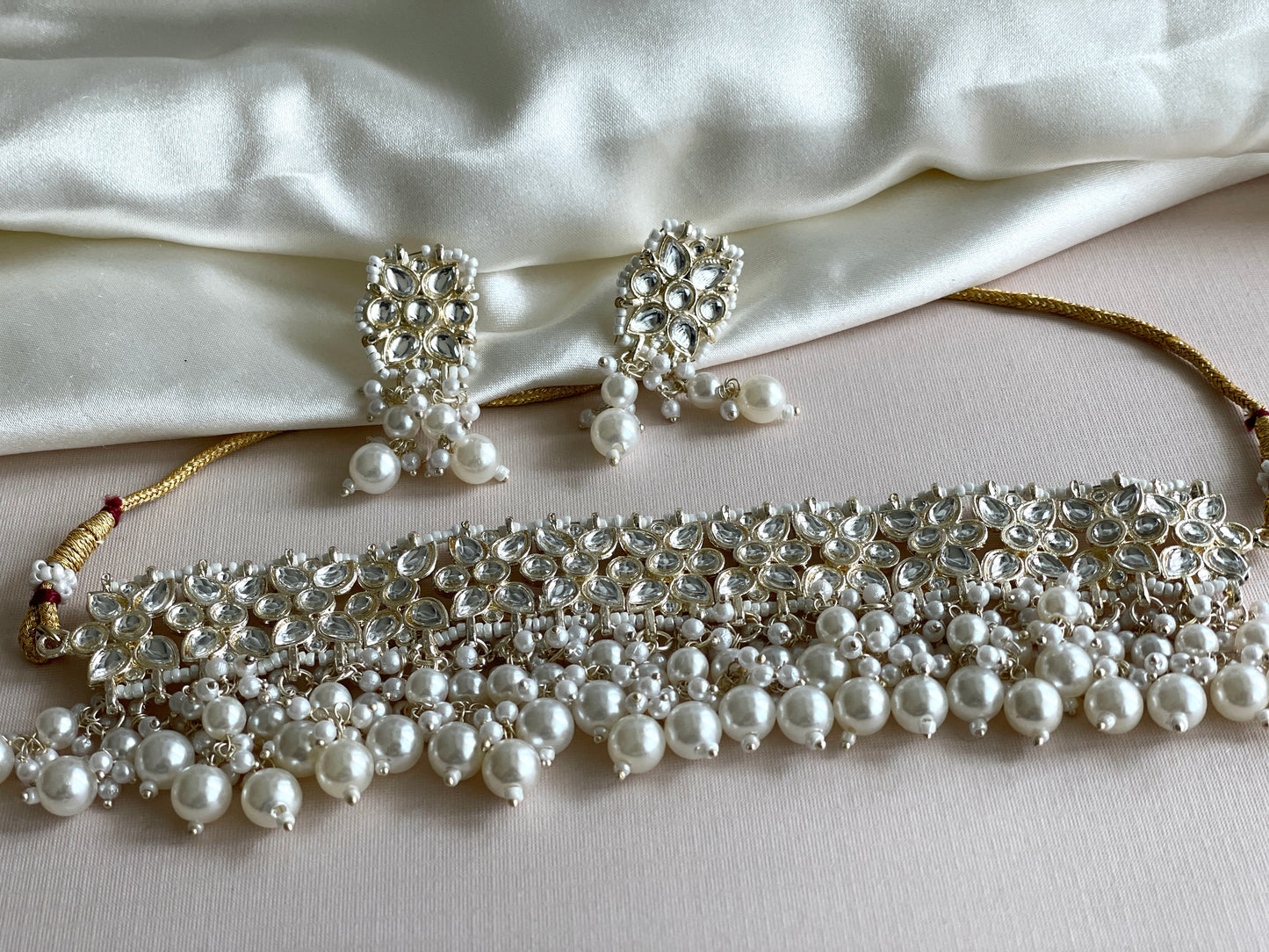 Hanging Pearls Choker Set